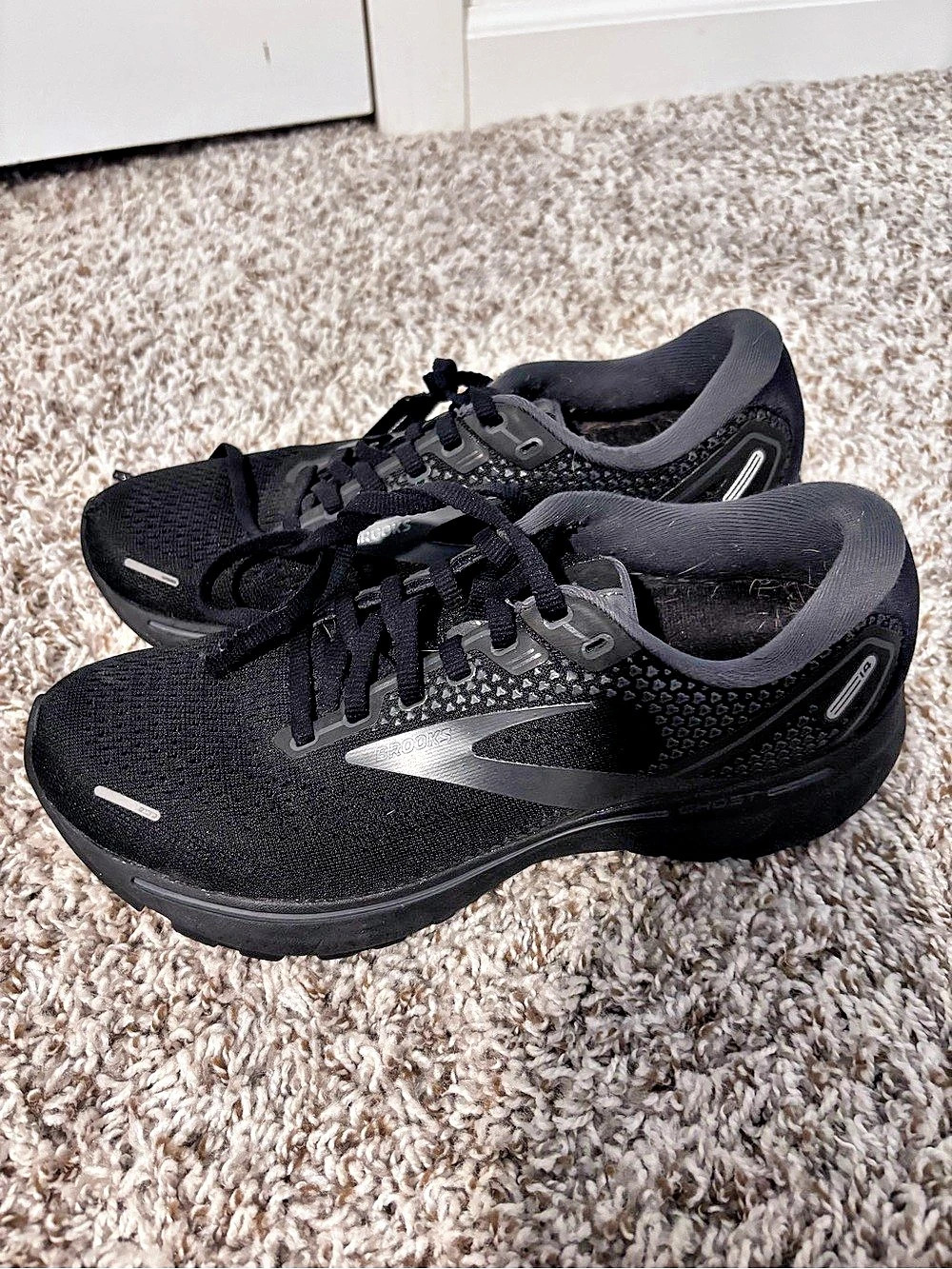 Brooks Ghost 14 Black Athletic Shoes US 8.5